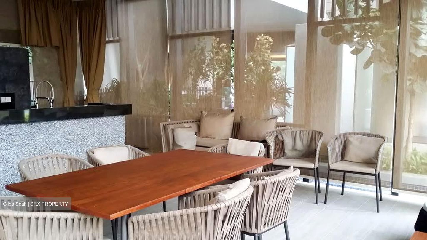 Centro Residences (D20), Condominium #532082761